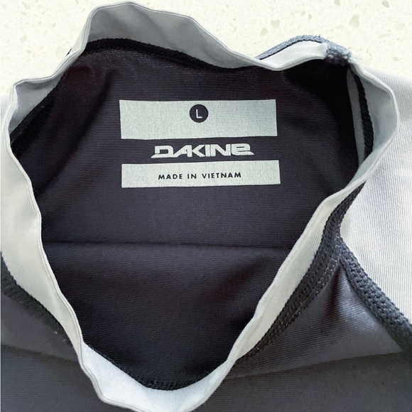 Dakine Rash Guard Women’s Large Surf Long Sleeve Swim Top Black Gray Blue - Picture 3 of 5